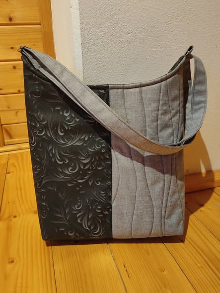 Kabelka šedočerná od HodRa