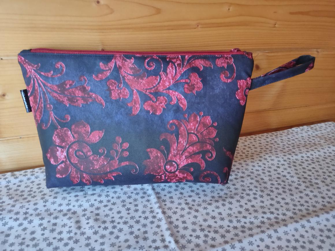 Kosmetická taštička modrá s květy